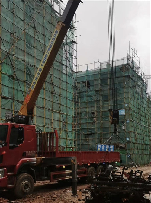 五寨县“慢工细活”—— 吊车的 “微动控制” 技术